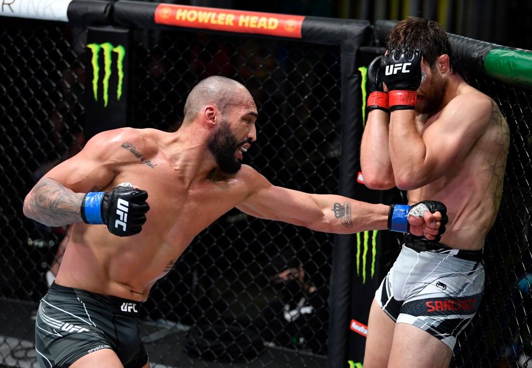 мираглиотта рефери. джейми малларки / jamie mullarkey. юфс вегас 88. кард юфс 23. Sean strickland 2014.