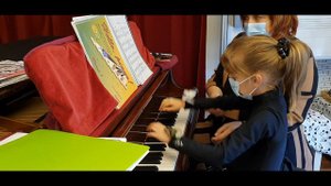 Irina Mints piano lesson. Legato - Portato