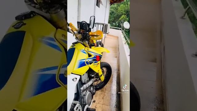 SUZUKI DRZ 400 SM new trending video # LIKE AND SUBSCRIB GYZZ ❤️❤️❤️❤️❤️❤️