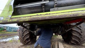 Дефектовка комбайна CLAAS Tucano Part 1