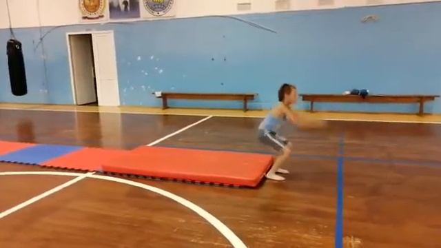 учимся делать сальто