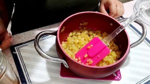безумно вкусно и очень быстро?сладкая выпечка из слоёного теста! cладкие пирожки с яблоками??
