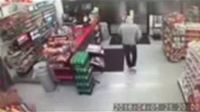 WHO Radio - Git-N-Go Robbery смотреть онлайн