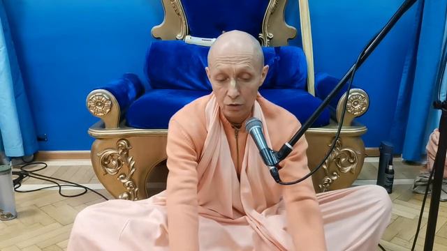 Святое Имя - является источником ВСЕХ-ВСЕХ возможных воплощений Кришны | Настройка на джапу | БАКГМ смотреть онлайн