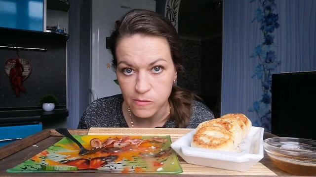 МУКБАНГ ЯИЧНИЦА С БЕКОНОМ/БУТЕРБРОДЫ С ИКРОЙ/СЫРНИКИ/MUKBANG HALK FAMILY ЕДА