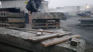 резка пустотной бетонной плиты перекрытия