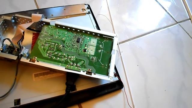 (PROBLEMA)LG FLATRON LIGA POR 3 SEGUNDOS E DESLIGA, смотреть онлайн