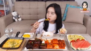 먹방 :) 미치게 매운 불닭쌈과 팽이버섯쌈, 짜파게티 라이스 페이퍼 쌈,  맥주 한잔.  spicy fire noodles wraps.