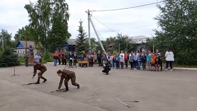 Выступление кадетов ВПК «Светоч» Тимашевского образовательного Центра Кинель-Черкасского района СО смотреть онлайн