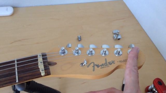 Why You Should Put Locking Tuners on Your Guitar смотреть онлайн