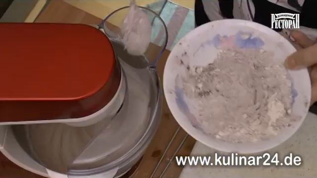 Семейный рецепт. Шоколадный пирог с печеньем смотреть онлайн