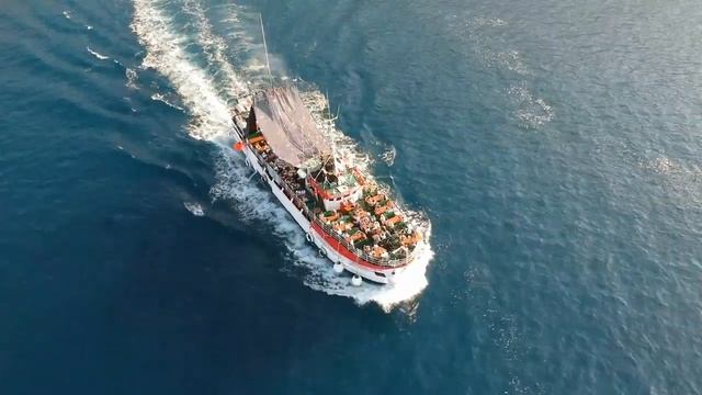 Beaches and boats in Makarska (Пляжи и лодки в Макарска) смотреть онлайн