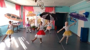 Танец с зонтами посёлок Муген Уватский район Мугенская СОШ