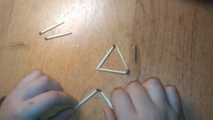 Как сделать дом из спичек и клея