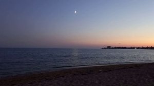 Сегодня вечернее море...