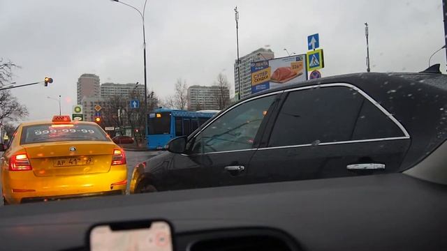 Перехватывающая парковка у м. Домодедовская для москвичей и "замкадышей" смотреть онлайн