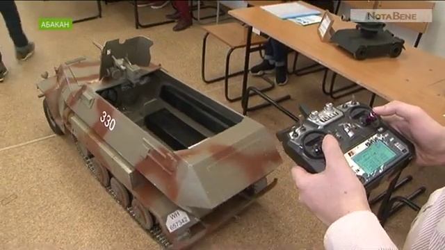 Школьники Хакасии изобретают умные дома, боевые машины и роботов для уборки по дому смотреть онлайн