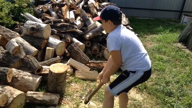 Разожгли костёр и кололи дрова смотреть онлайн