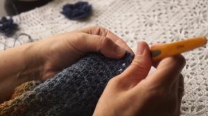 Как связать крючком край рукава.(How to crochet cuffs)