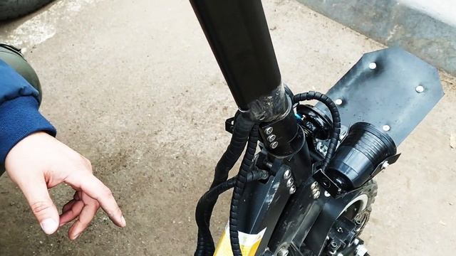 ВЫВЕРНУЛО РУЛЕВУЮ КОЛОНКУ НА ЭЛЕКТРОСАМОКАТЕ ULTRON T108 смотреть онлайн