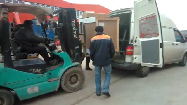 Погрузка пароконвектомата в микроавтобус смотреть онлайн