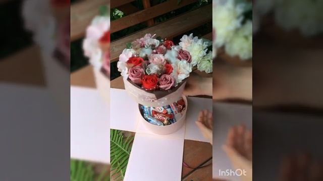Шикарный подарок из мыльных роз со сладким сюрпризом