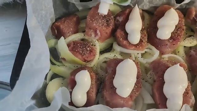 Свиная вырезка на луковой подушке #пасха ,#лайфхаки #быстрыерецепты #cooking