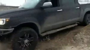 Toyota Tundra в бездорожье