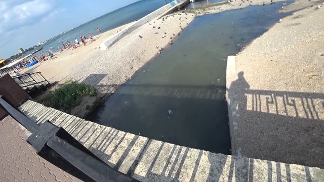 ПАДЕНИЕ НРАВОВ в ВЫМИРАЮЩЕЙ ФЕОДОСИИ. ТУРИСТКИ в КАНАЛИЗАЦИИ. КРЫМ 2021 смотреть онлайн