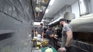 Шеф повар притворился НОВИЧКОМ на КУХНЕ | ПРАНК В РЕСТОРАНЕ