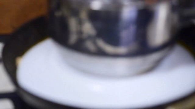 Горячее блюдо на Новый год.  Рецепт куриных окорочков на сковороде    .