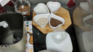 Домашний  хлеб в хлебопечке из семян льна.           პური   სელით.