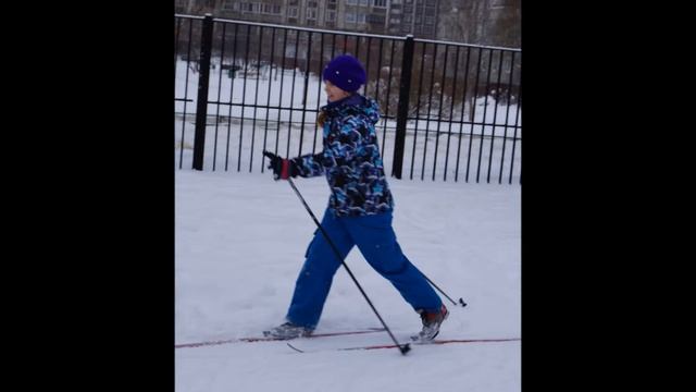 Урок физкультуры гимназия 1566, 4 класс "Б" смотреть онлайн