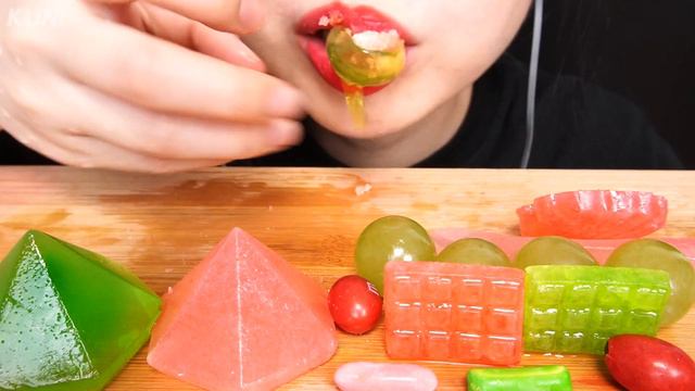 ASMR PINK GREEDN DESSERTS MUKBANG 초록색 핑크색 디저트 먹방 젤리 JELLY EATING SOUND 緑デザート SOBREMESA VERDE ขนม