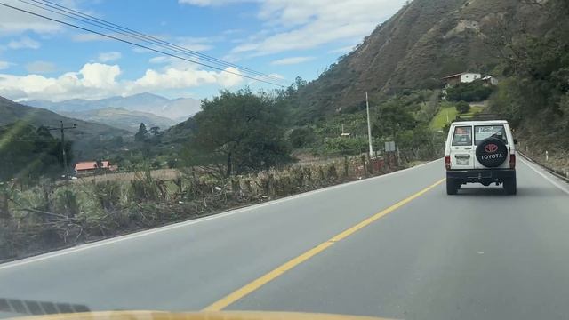 ECUADOR'S MOST FAMOUS EXPAT TOWN! (Vilcabamba Ecuador Pros & Cons)