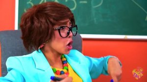 БОГАТАЯ БЛИЗНЯШКА VS БЕДНАЯ БЛИЗНЯШКА | Разные типы сестер и Хорошая vs Плохая сестра от RATATA