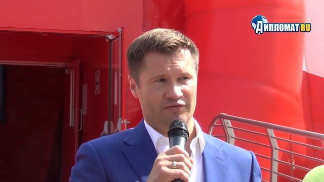 Четырехкратный олимпийский чемпион Алексей Немов смотреть онлайн