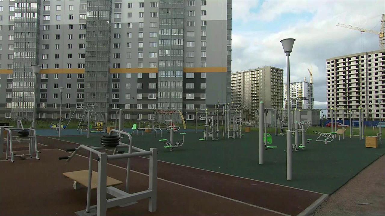 Владимир Путин поручил сохранить действующие условия льготной ипотеки для семей с детьми