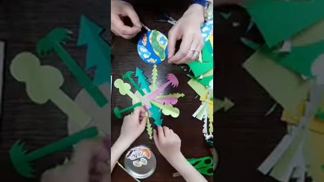 Аппликация из бумаги. Планета Земля. смотреть онлайн