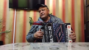 ПЕСНЯ ЖИЛИ НЕ ТУЖИЛИ ГАРМОНИСТ 68