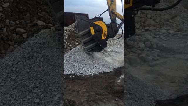 Дробление видео. Дробление видео. Шредер одновальный для пластика. Молотковая дробилка мпл 150. Дробилка брукс 800.