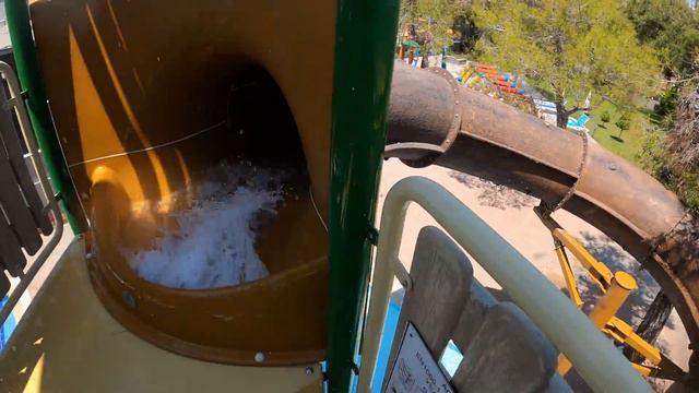 Kids Water Slides at AquaJoy Water Park смотреть онлайн