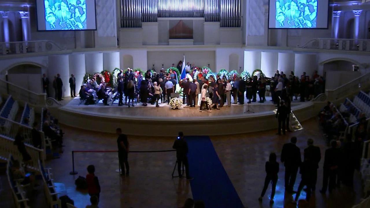 В Москве прощаются с Андреем Дементьевым