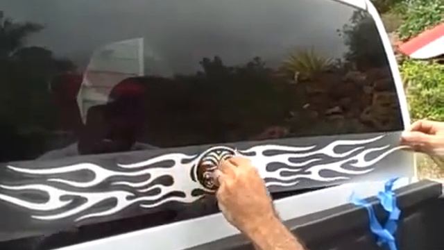 Нанесение наклейки на стекло Nakleyki24.ru смотреть онлайн