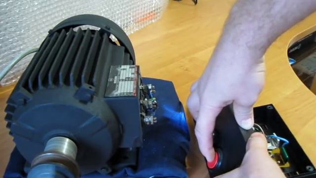 безконденсаторный запуск 3х фазного двигателя от 220в смотреть онлайн