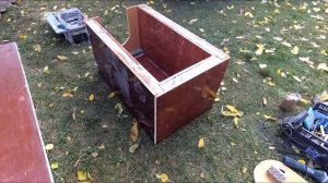Будка для собаки из старого шкафа