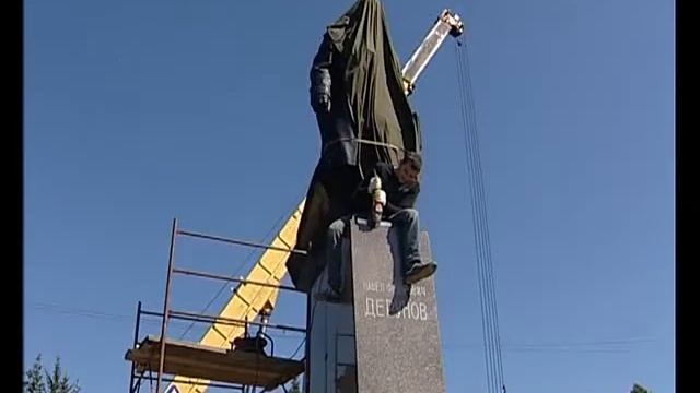 В Рыбинске устанавливают памятник Дерунову смотреть онлайн