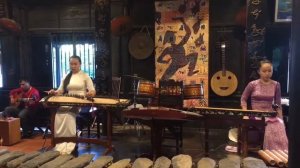 Игра на камнях. Народные музыкальные инструменты Вьетнама. vietnamese national music, Nha Trang