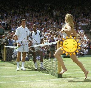 Стонущий теннис. Кто переодел теннисисток в мини-юбки и надоумил стонать на корте