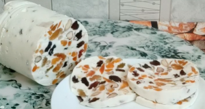 Творожный десерт с сухофруктами и орехами. Рулет.